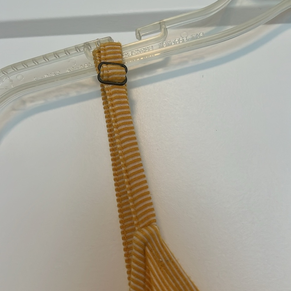 UNIVERSAL THREAD DRESS WITH ADJUSTABLE STRAPS.L. ptp18”. ptb29”. Pit to waist 9” - Picture 4 of 6